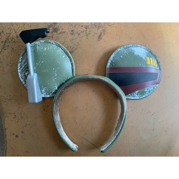 Disney Park Star Wars Boba Fett Helmet Rangefinder Mickey Mouse Ears Mandalorian - Picture 1 of 6